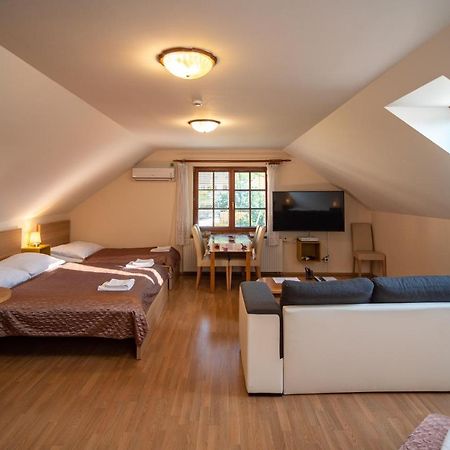 Apartman A Ubytovani U Machu Mikulov Luaran gambar
