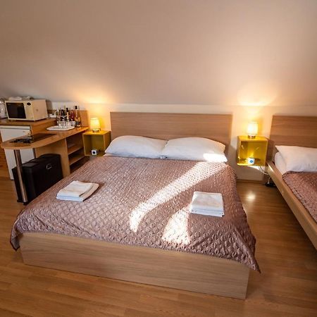 Apartman A Ubytovani U Machu Mikulov Luaran gambar