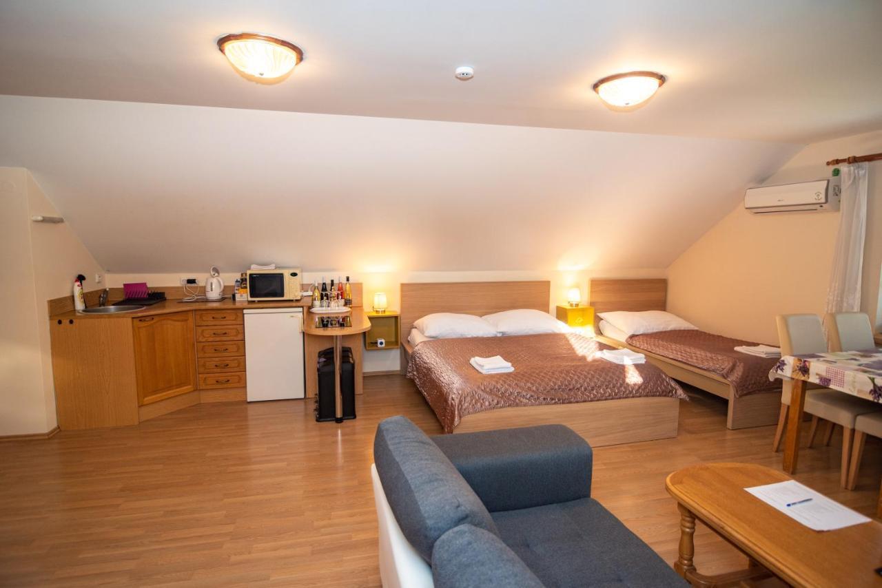 Apartman A Ubytovani U Machu Mikulov Luaran gambar