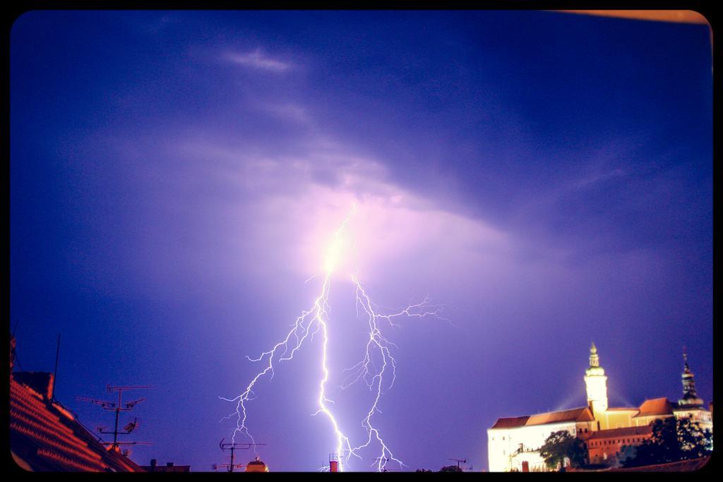 Apartman A Ubytovani U Machu Mikulov Luaran gambar