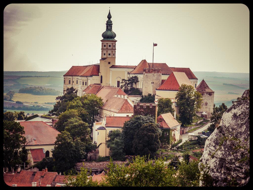 Apartman A Ubytovani U Machu Mikulov Luaran gambar
